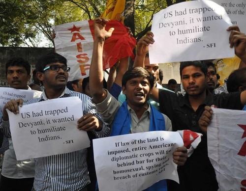 Consule indienne arrêtée: les Etats-Unis et l'Inde veulent l'apaisement  - ảnh 1